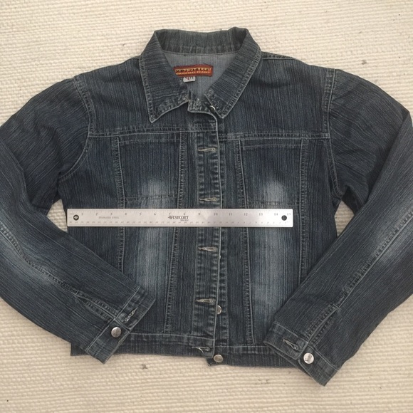 Jacket 🧥 - Picture 3 of 4